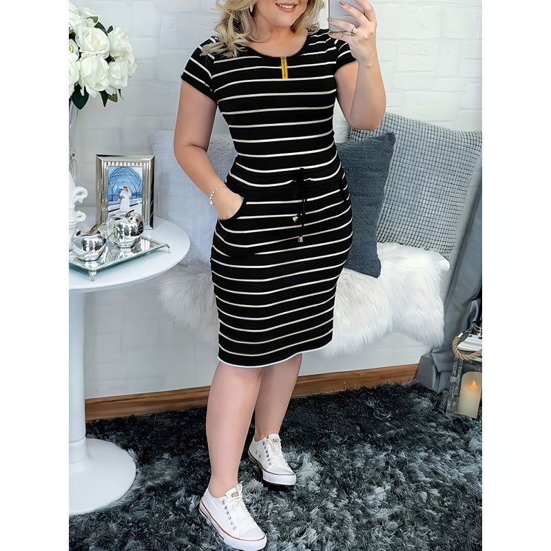 Gestreiftes Etuikleid mit Kordelzug – Bild 3 | LuxeStyle