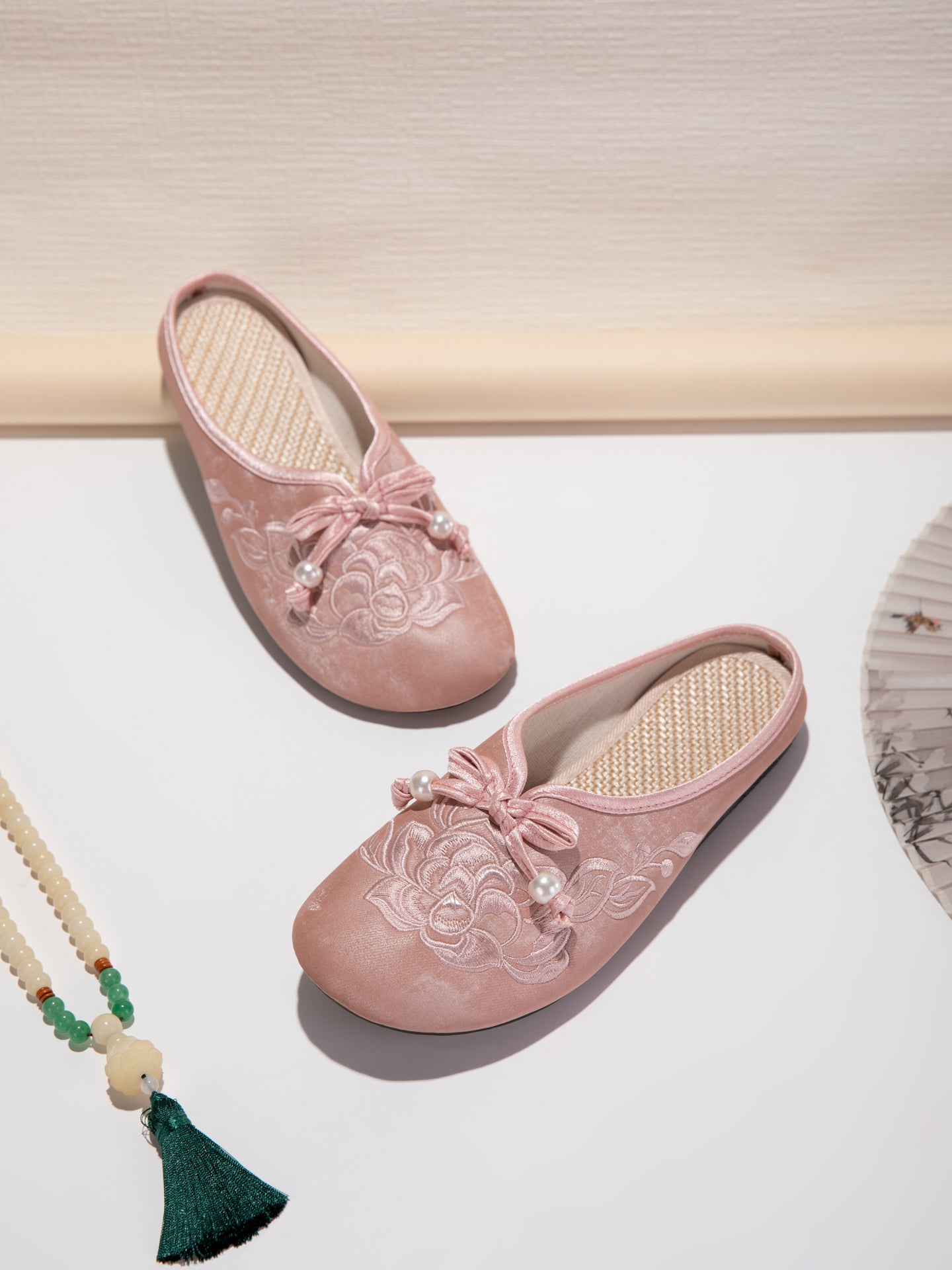 Bestickte Mules – Beige, elegant & bequem