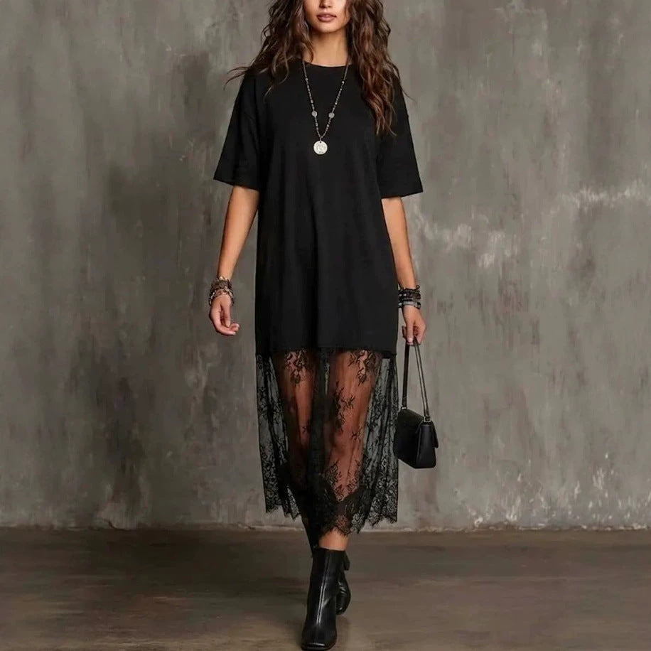 Kurzes Kleid mit Spitze und Rundhals
