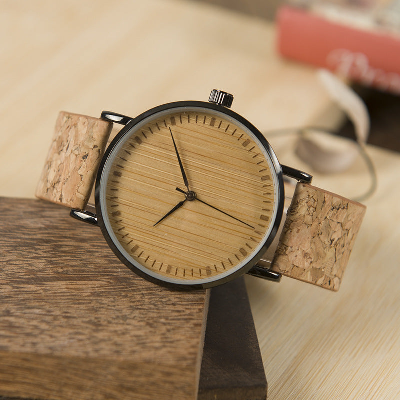 Holz-Armbanduhr mit lackiertem Holzgehäuse – Bild 5 | LuxeStyle