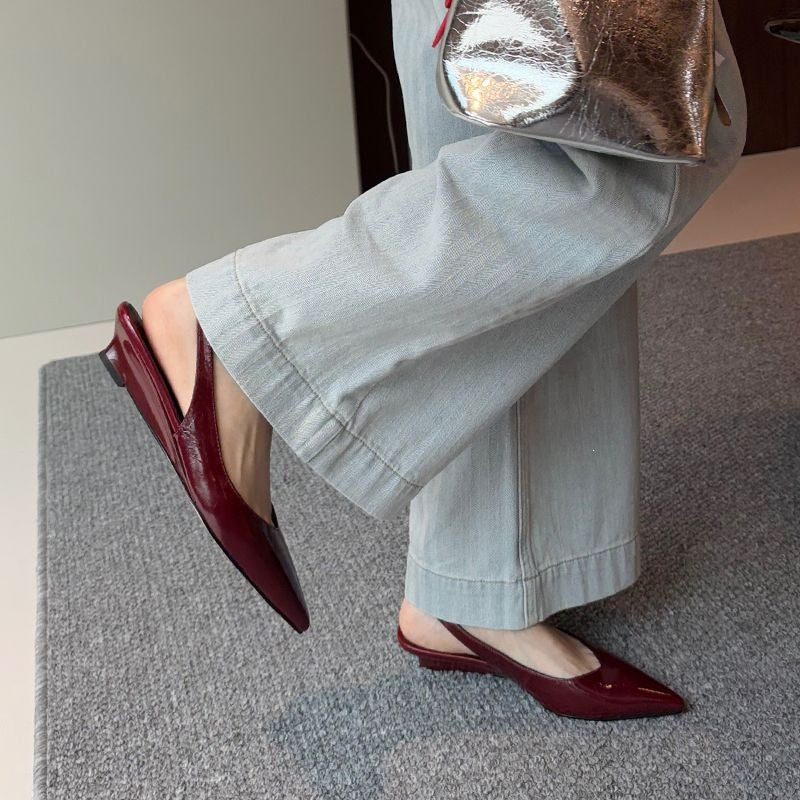 Minimalistische Keilabsatz-Sandalen