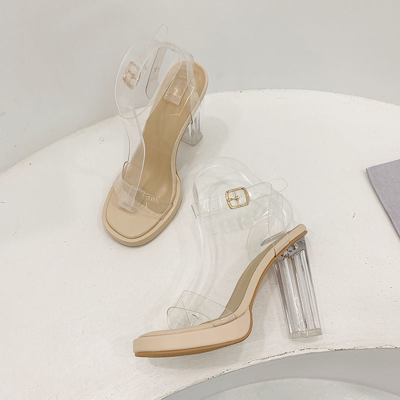 Sandalen mit transparentem Absatz – Bild 5 | LuxeStyle