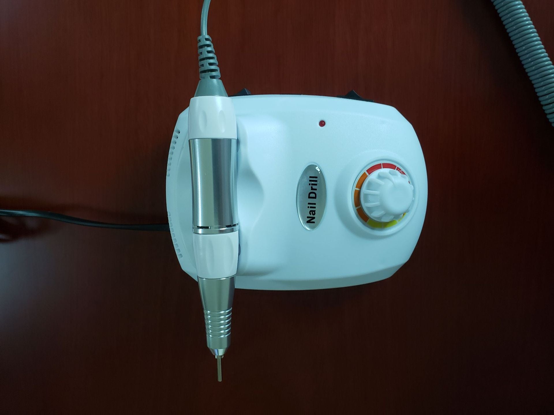 Nagelpoliermaschine