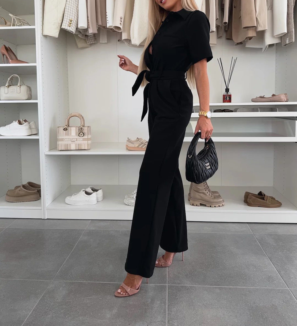 Kurzer Jumpsuit mit Hemdkragen und Bindedetail – Bild 1 | LuxeStyle