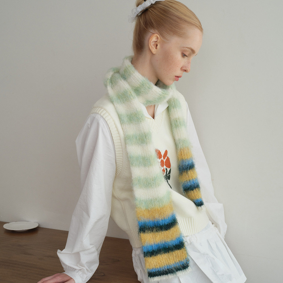 Schmaler Acryl-Strickschal – Weiss-Grün, Pink-Orange – Bild 8 | LuxeStyle