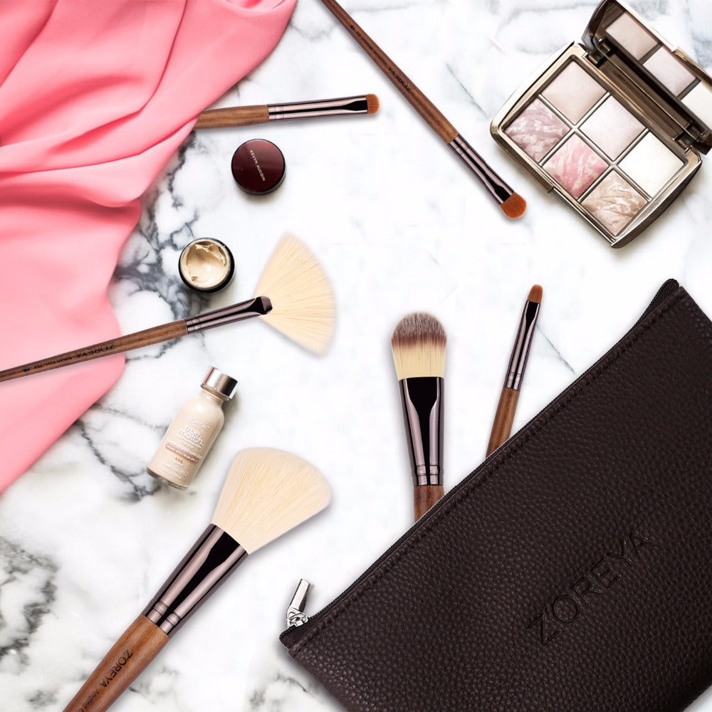 Make-up Pinselset mit Holzgriff