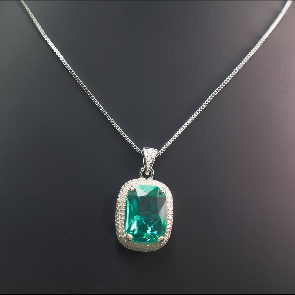 Emerald Green CZ Halo Halskette