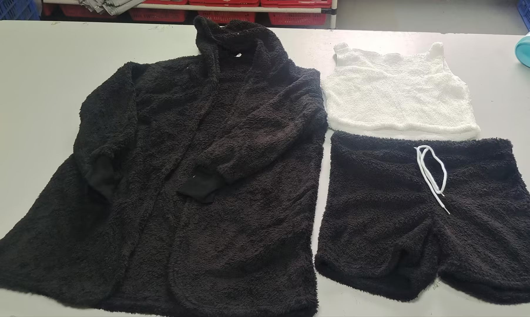 3er-Set Damen-Pyjama mit Langarm-Crop-Top und Bindebund-Shorts