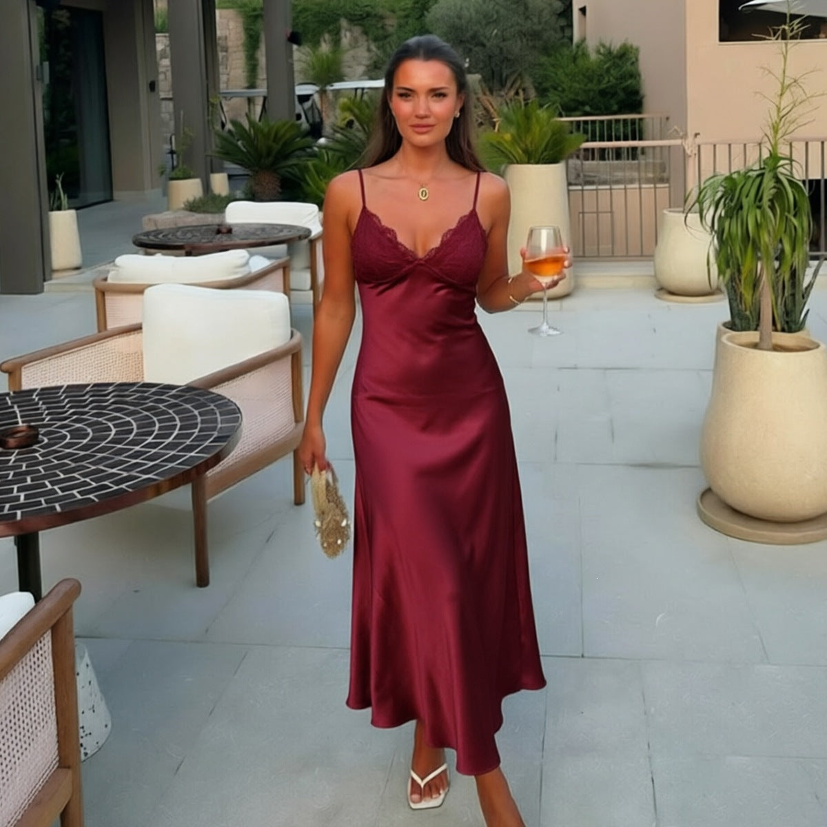 Etuikleid Satin mit Spitze – Bild 5 | LuxeStyle