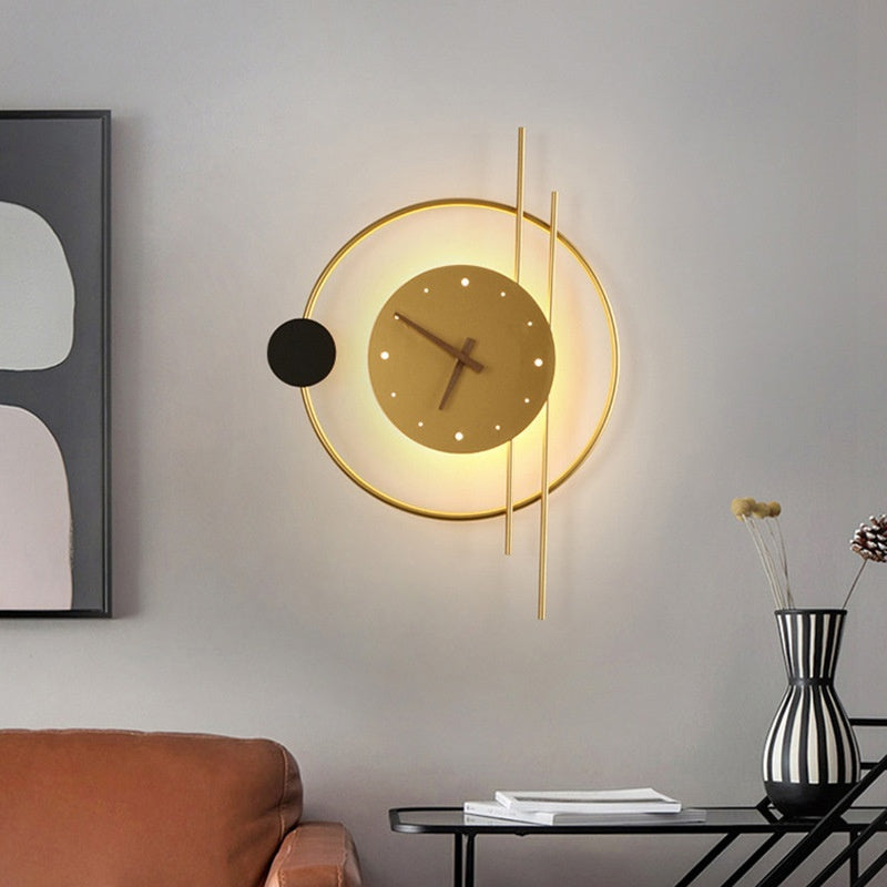 Modern Wandlampe mit Uhr