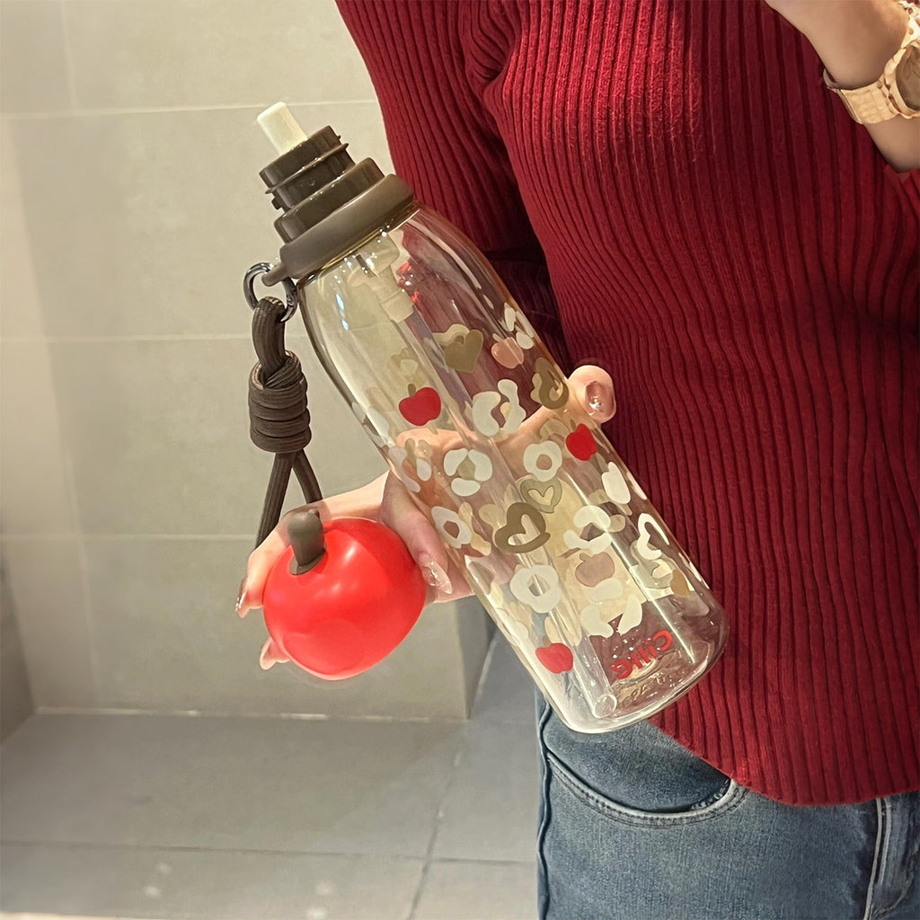 Trinkbecher mit Strohhalm