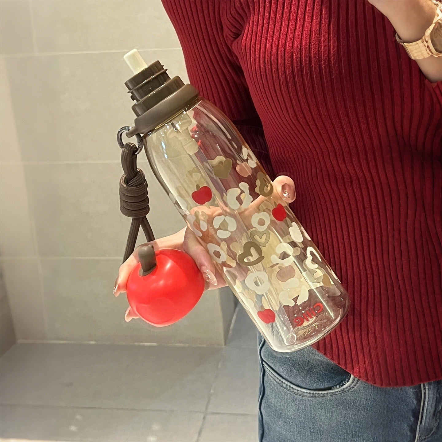 Trinkbecher mit Strohhalm