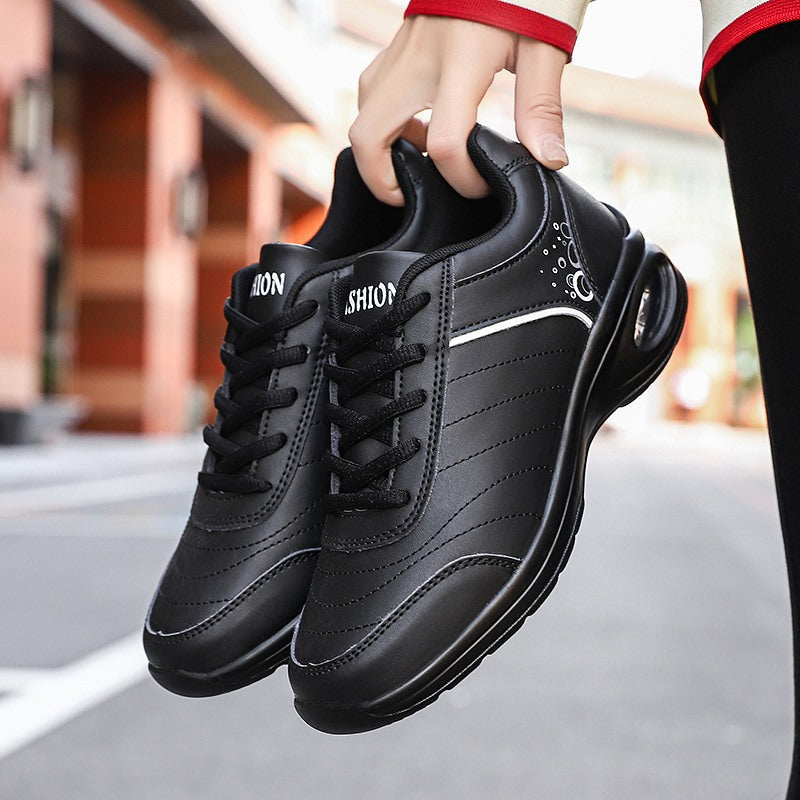 Damen-Sneaker aus Lederimitat mit Schnürung