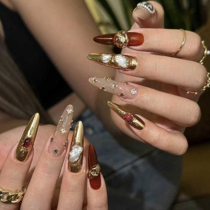 Barocke Fake Nails mit Glitzersteinen