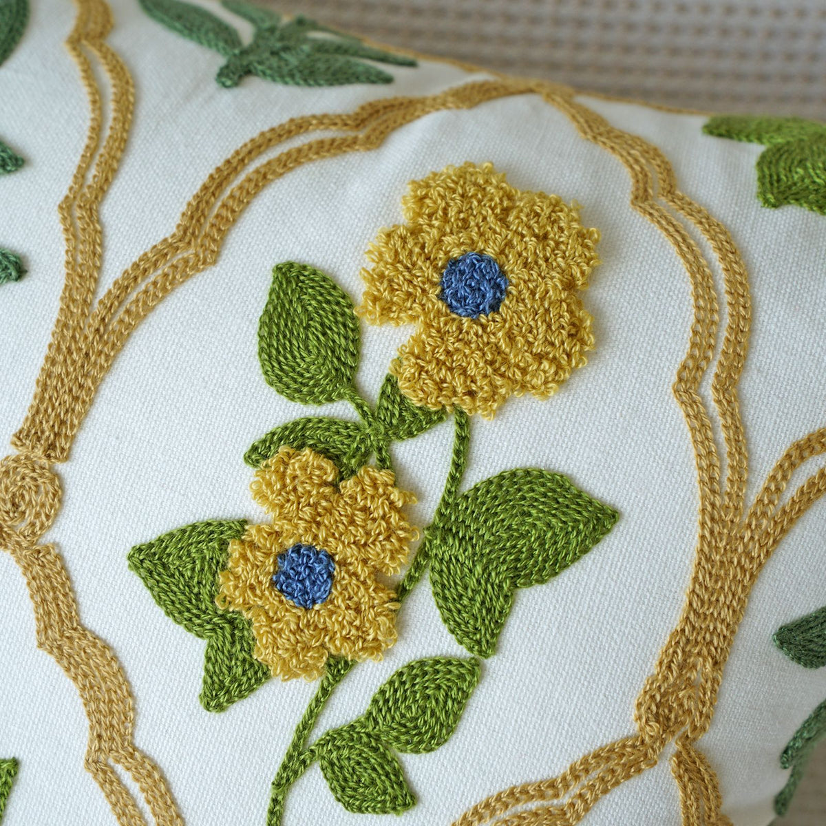 Kissenbezug mit floraler Stickerei – Bild 3 | LuxeStyle