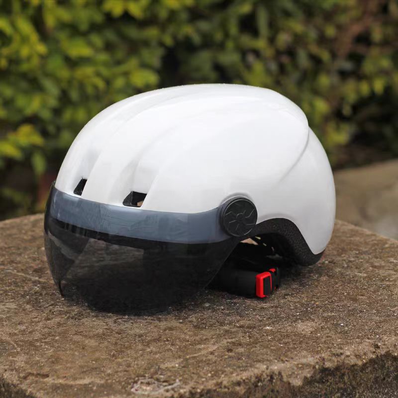 Fahrradhelm mit Visier – Bild 15 | LuxeStyle