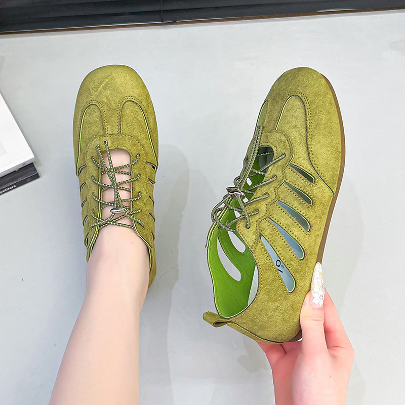 Französische Mary Janes mit Lochmuster