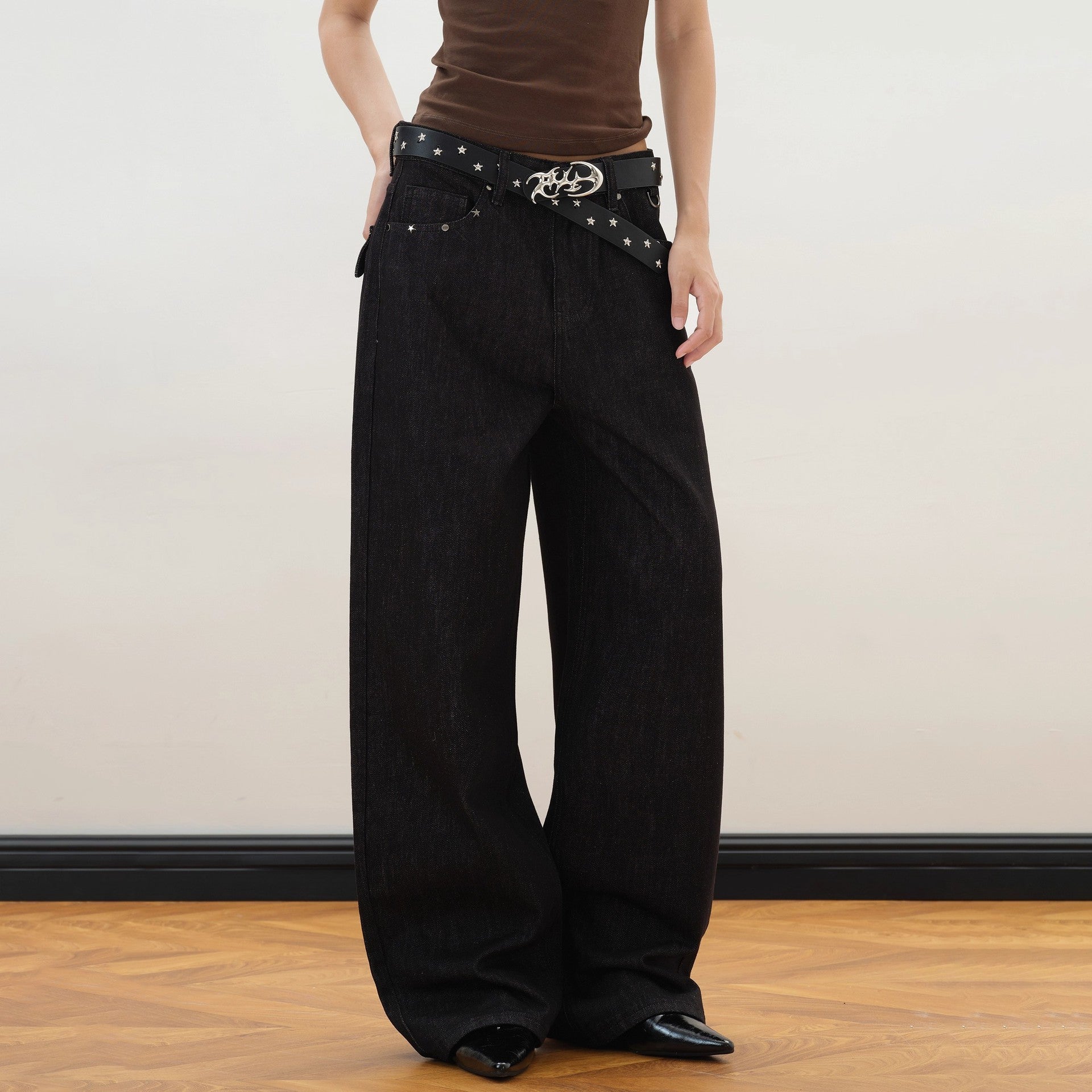 Relaxed Straight-Leg Jeans mit Nieten und Sternen