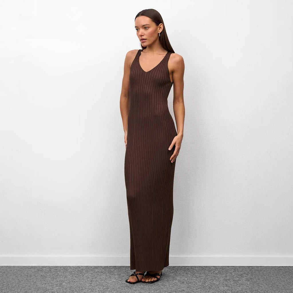 Enger, figurbetoner Kleid