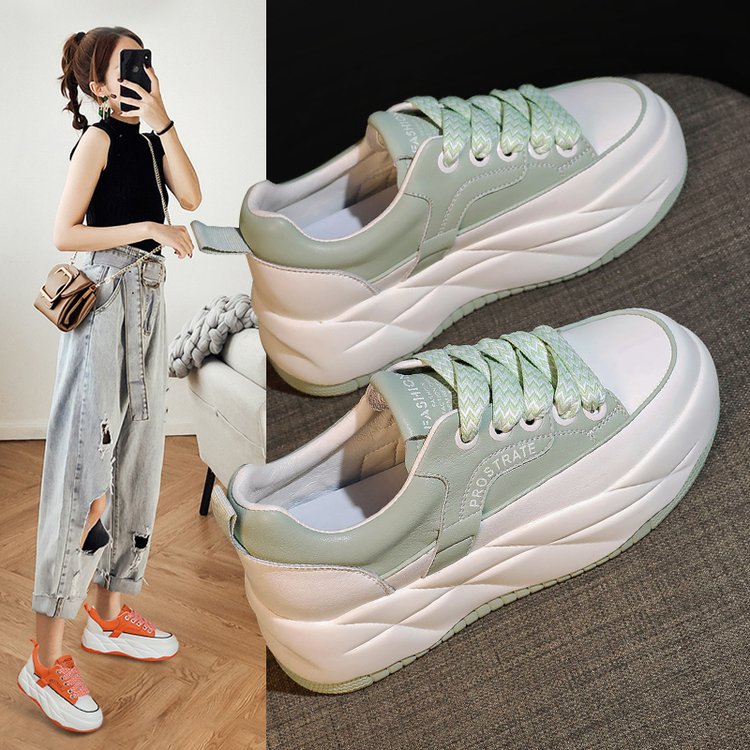 Damen Plateau-Sneaker aus Mikrofaser