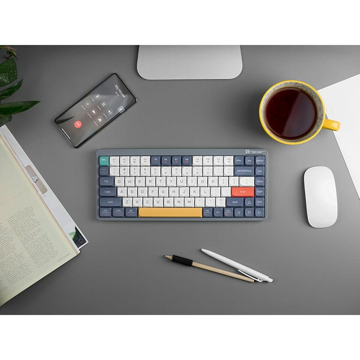 Mechanische Tastatur: Präzision & buntes QWERTY-Design!