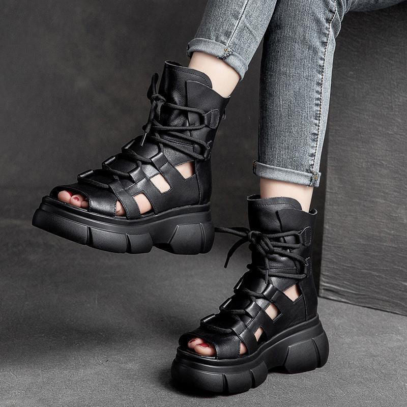 Sandalen und Stiefel mit Cut-Out-Design – Bild 5 | LuxeStyle