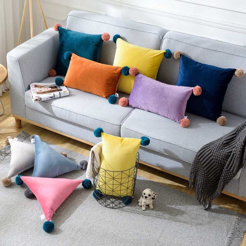 Samt-Kissenbezug mit Wollbommel – Bild 2 | LuxeStyle