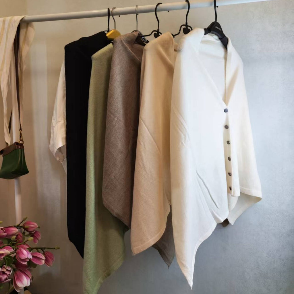 Schwarzer Wollschal mit Vintage‑Look – Bild 6 | LuxeStyle