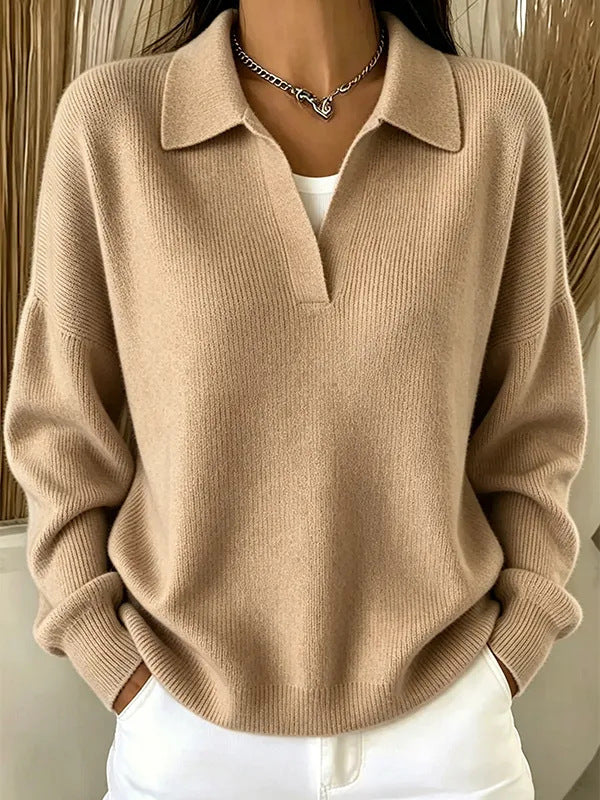 Gerippter V-Pullover mit Turn-Down-Kragen