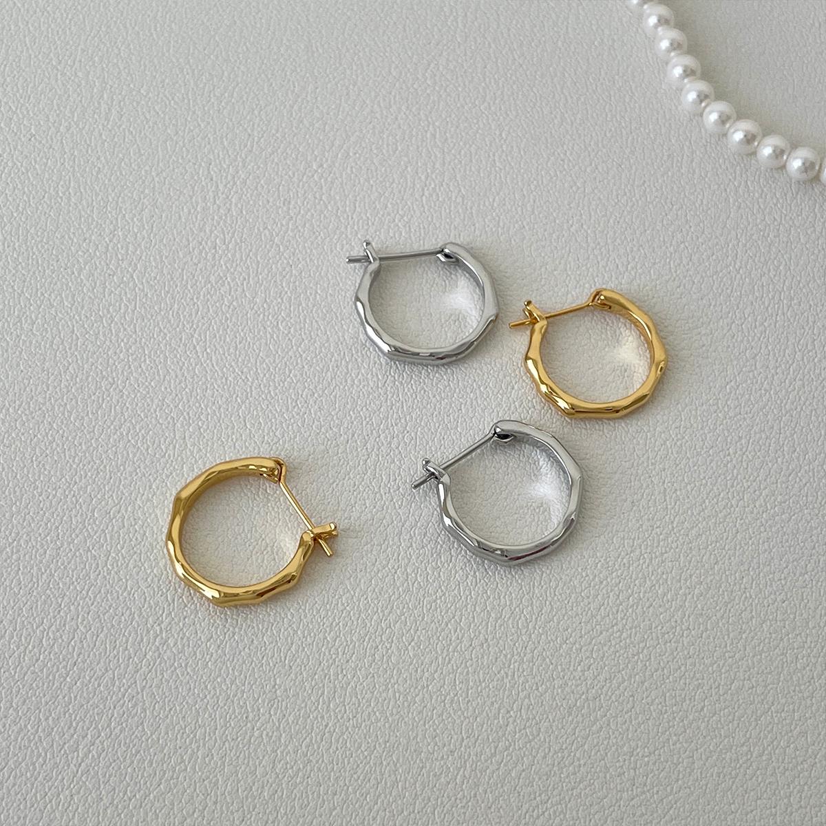 Ohrringe “Plain Hoop” aus 925er Silber