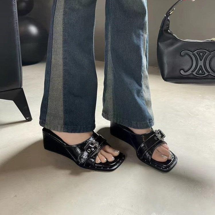Retro Slipper