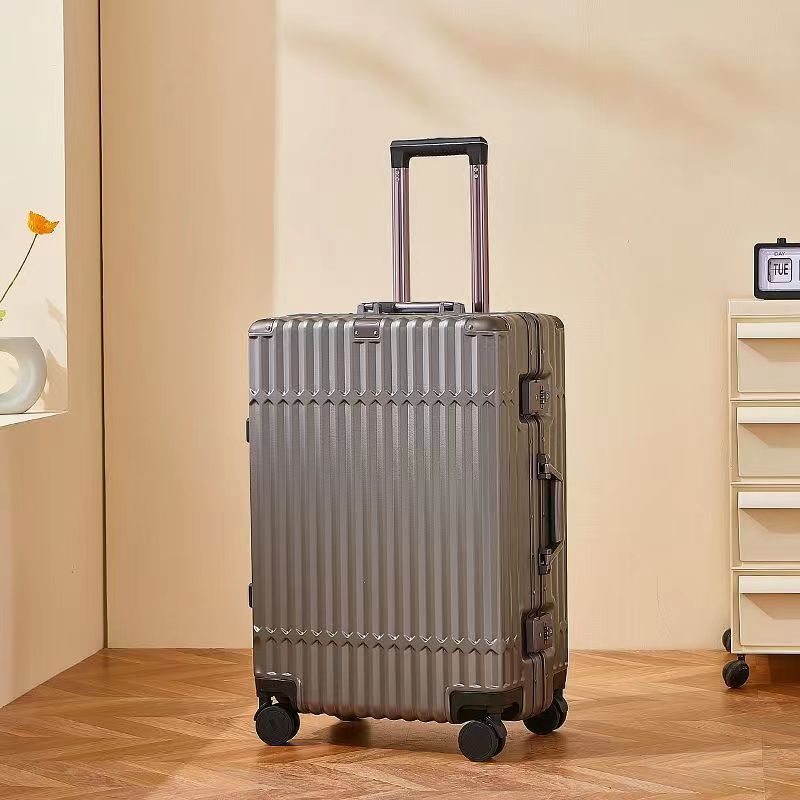 Trolley-Koffer mit multidirektionalen Rädern
