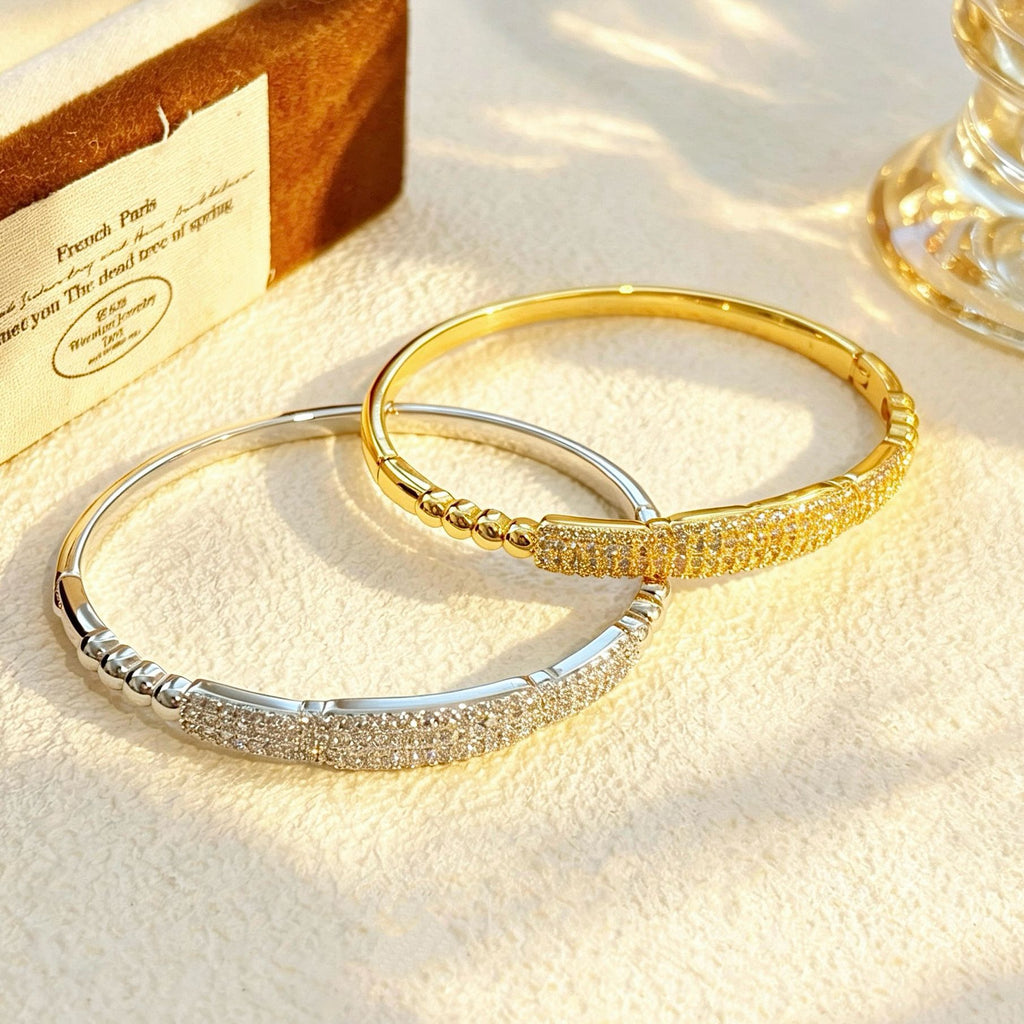 Funkelndes Armband mit Strass-Sternen