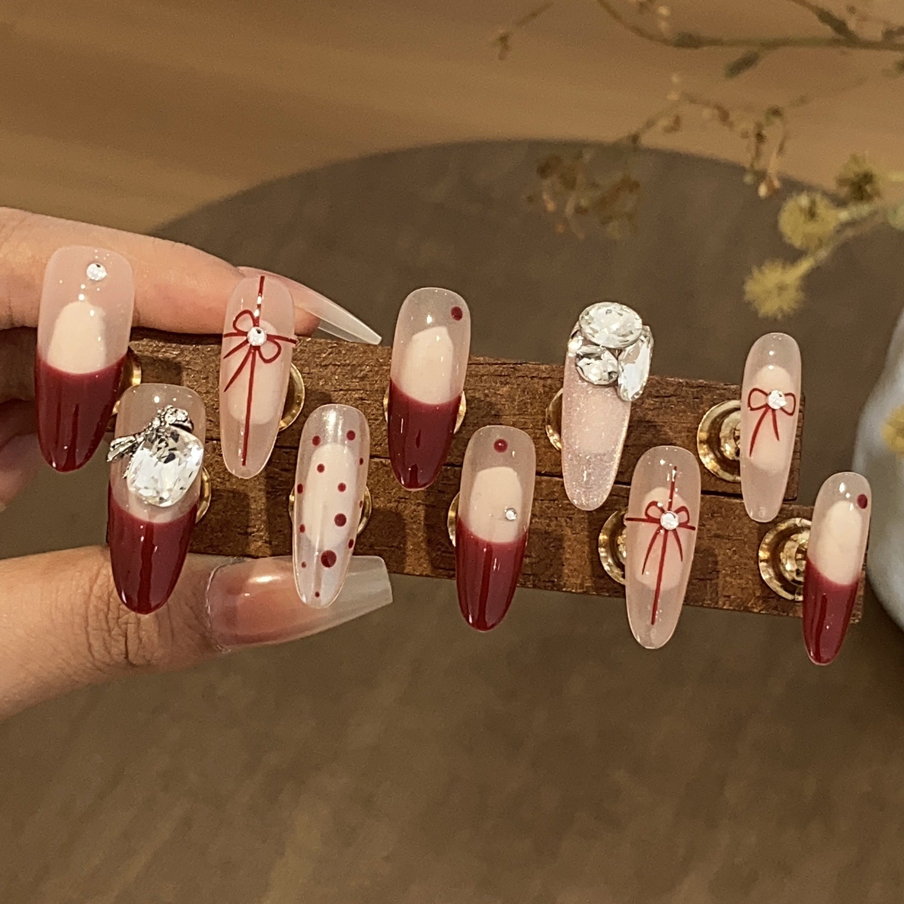 Weinroter Schmetterlings-Nagelaufkleber