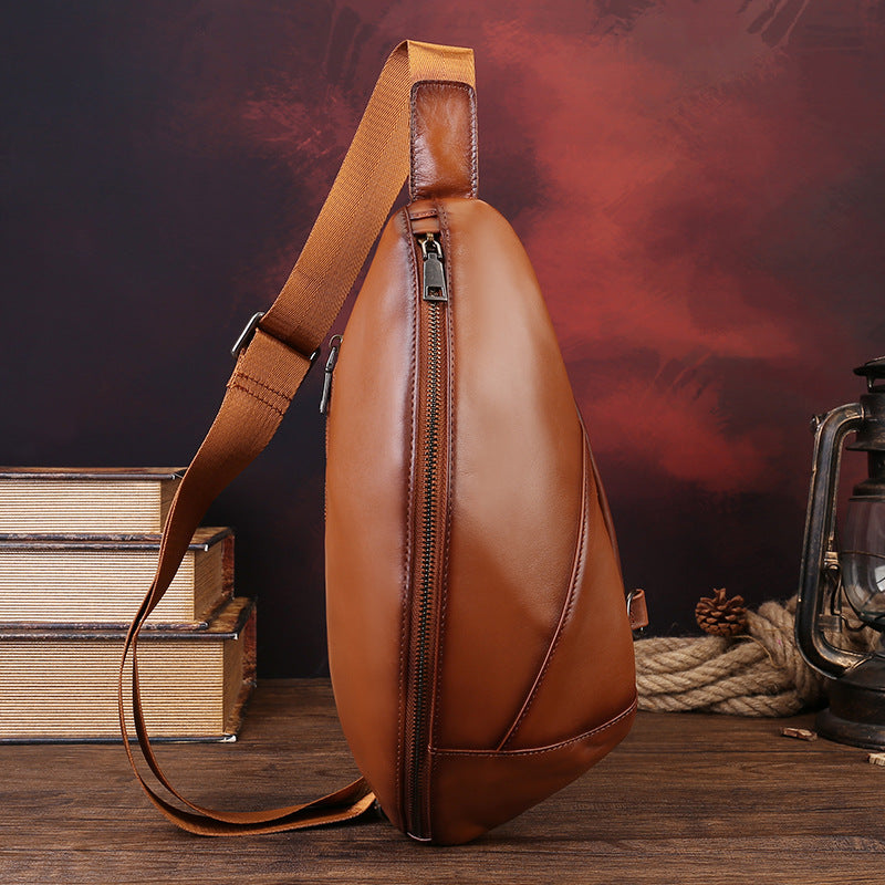 Brust-Schultertasche aus Leder