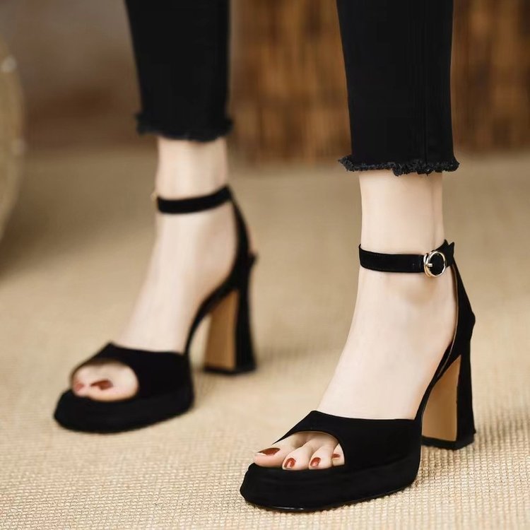 Elegante Casual-Sandalen mit Chunky-Absatz