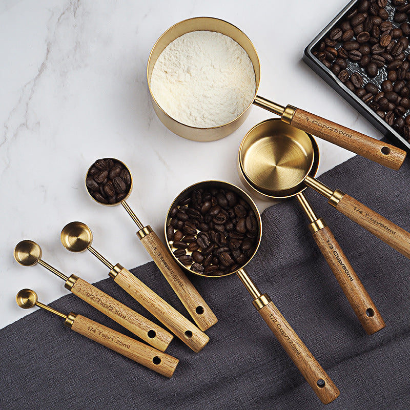 Messbecher- und Löffel-Set mit Akazienholzgriff – Bild 6 | LuxeStyle