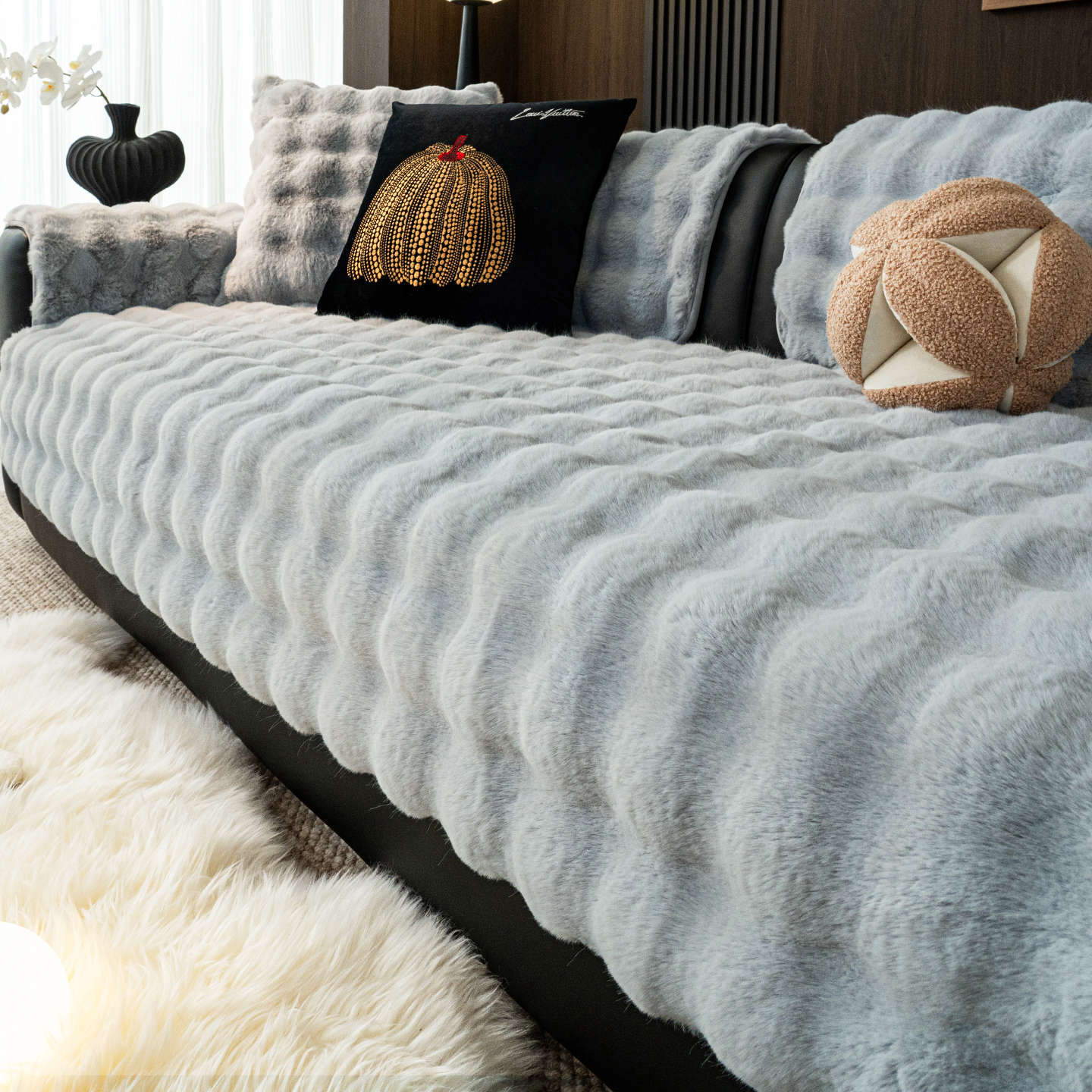 Sofa Kissen aus Kaninchenplüsch