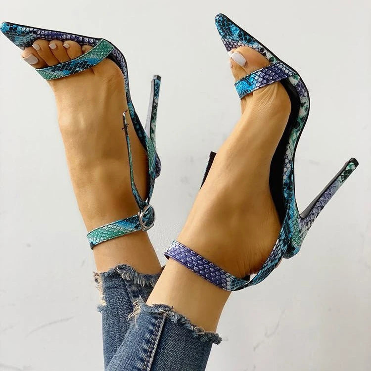 Serpentine Pumps mit spitzer Zehenkappe – Bild 4 | LuxeStyle