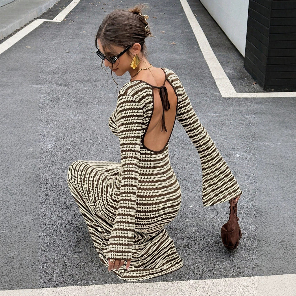 Glockenärmel-Strickkleid mit Rundhals und Streifen