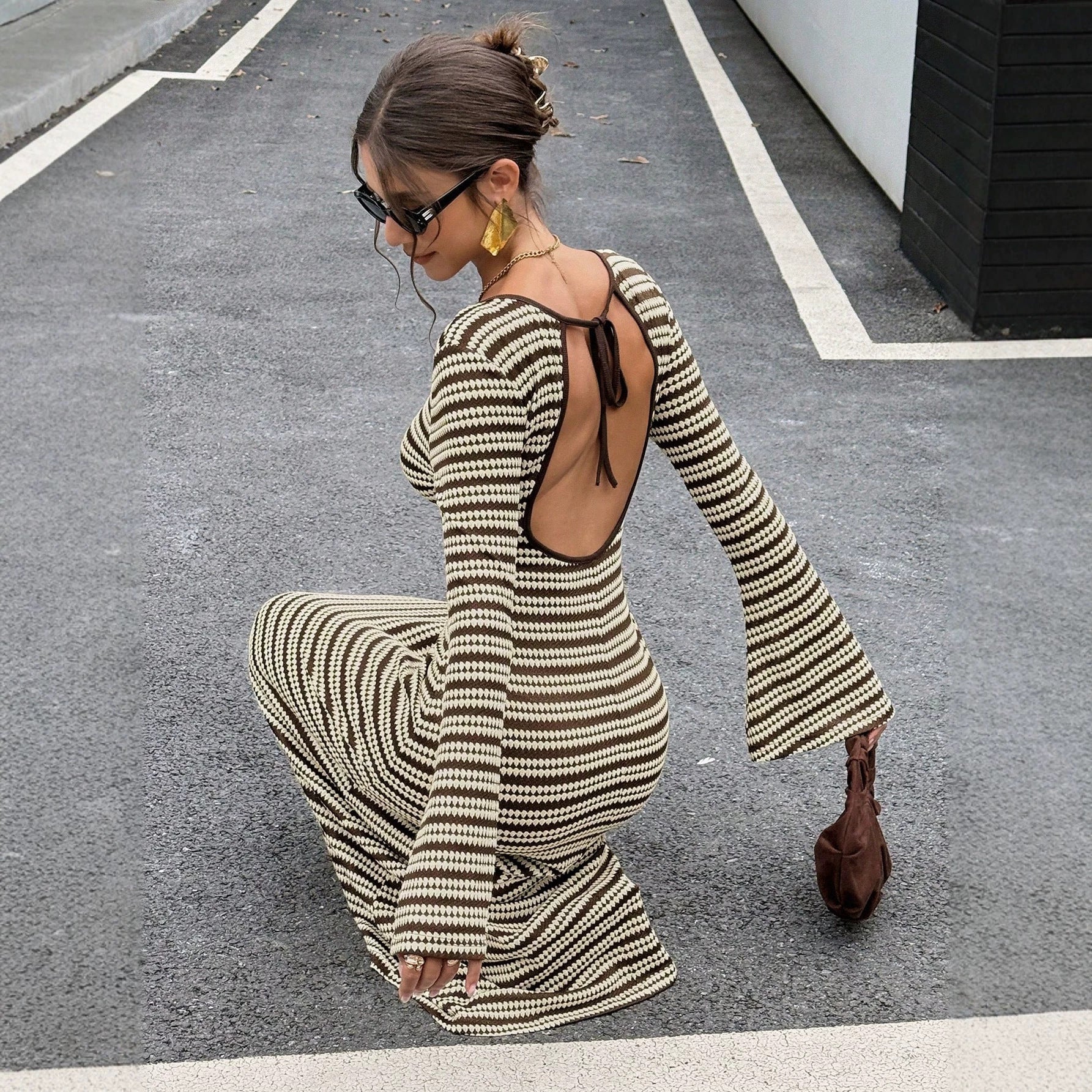 Glockenärmel-Strickkleid mit Rundhals und Streifen
