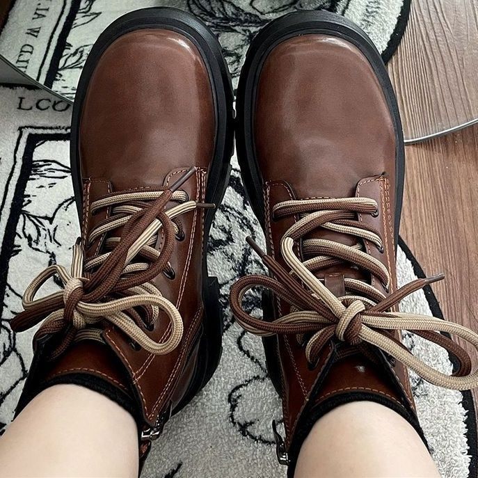 Trendige dicksohlige rutschfeste Damenstiefel