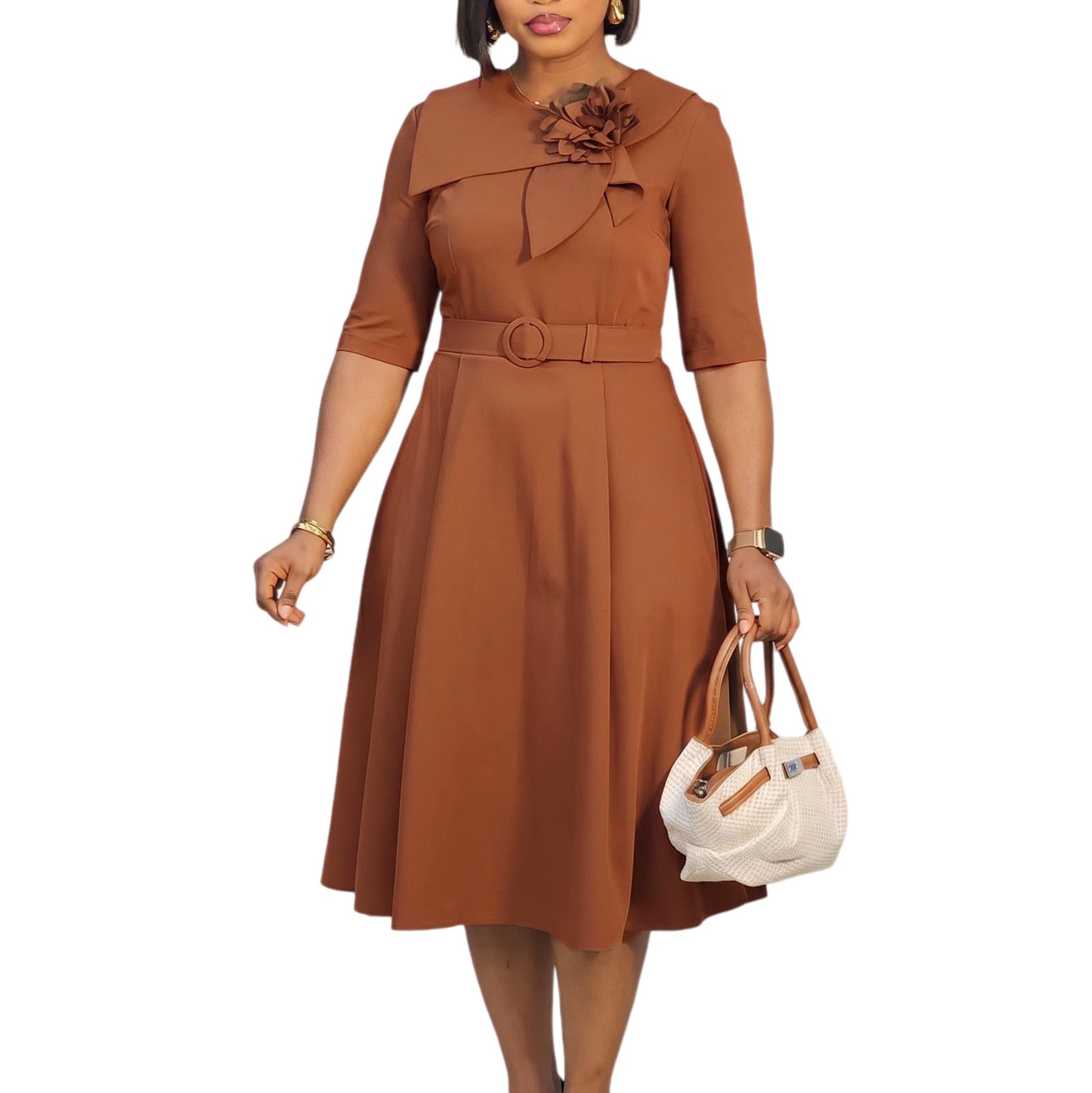 Elegantes A-Linien-Kleid mit Broschen-Gürtel