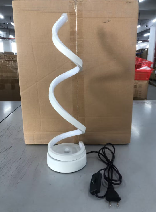 LED Tischleuchte mit gebogenem Design