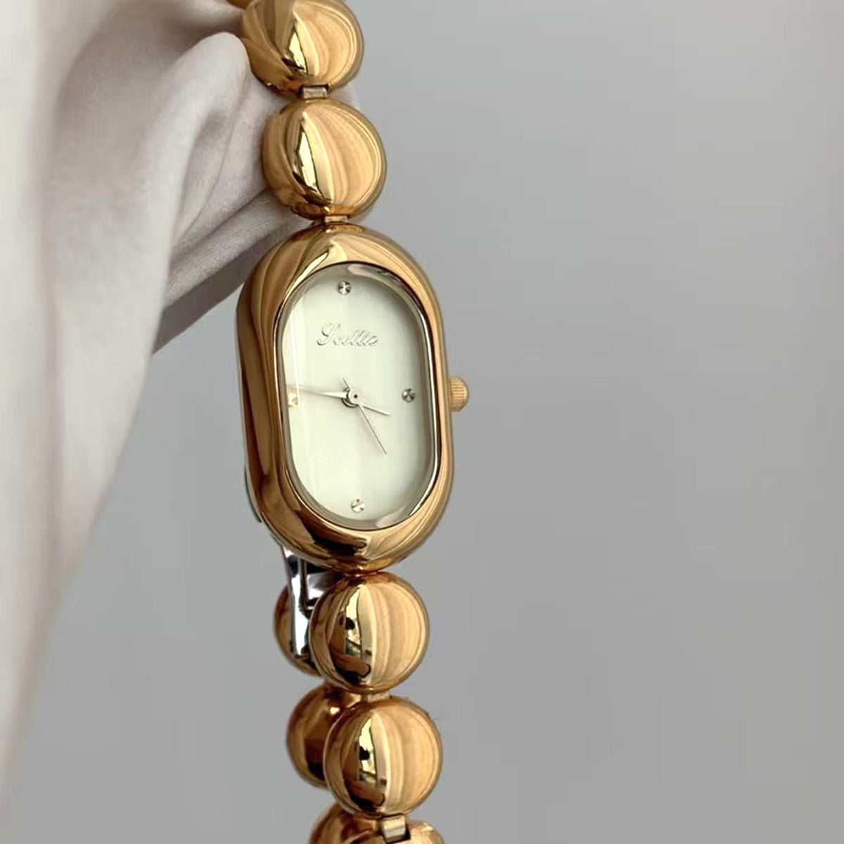 Oval-Uhr mit Quarzwerk und dekorativem Gehäuse – Bild 7 | LuxeStyle