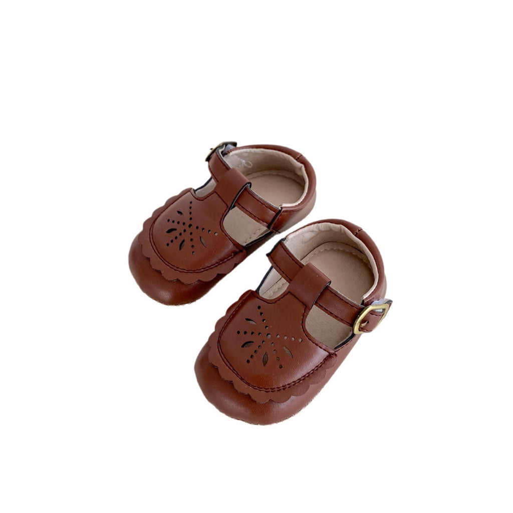 Weiche, rutschfeste Kinderschuhe mit Lochmuster