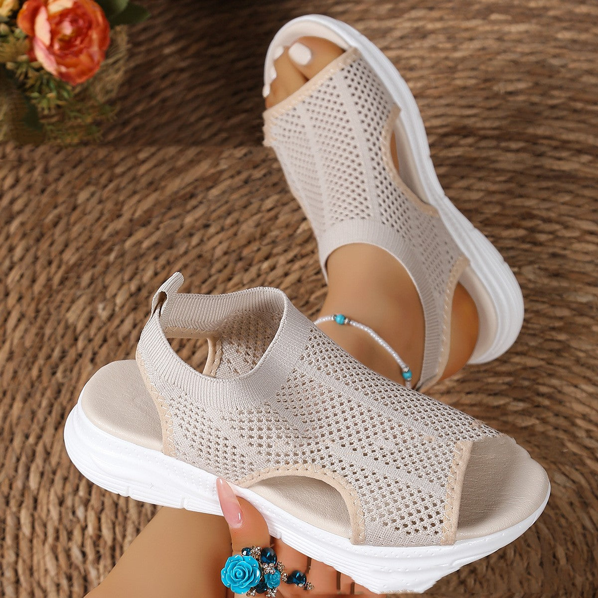 Sportliche Plateau-Sandalen für Damen – Bild 4 | LuxeStyle
