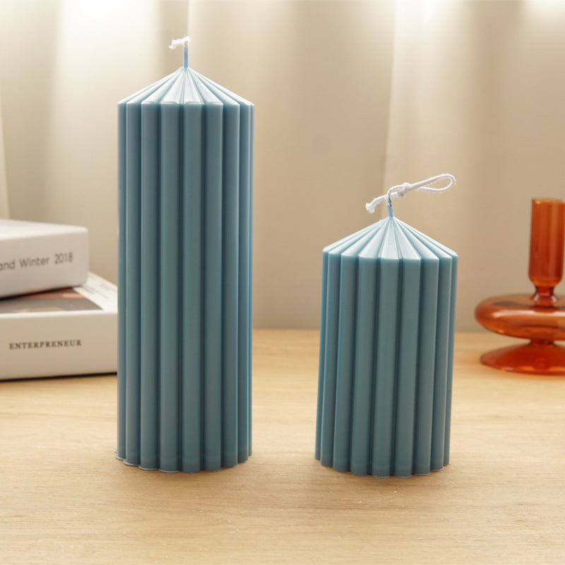 Kerzenform mit geometrischem Design – Bild 2 | LuxeStyle