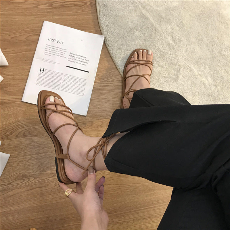 Sommerflache Retro-Toe-Sandalen – Bild 5 | LuxeStyle