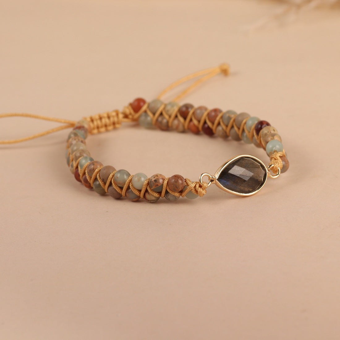 Armband mit Shoushan-Stein-Anhänger – Bild 2 | LuxeStyle